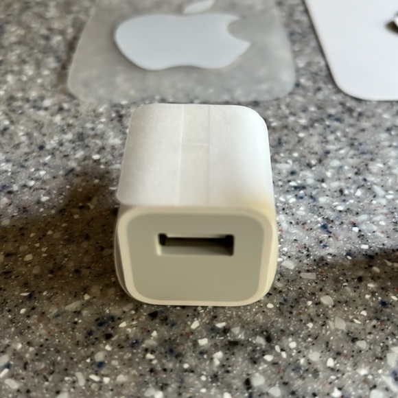 NWT Apple accessories EarPods with lightning connector & USB power adapter - Picture 2 of 2